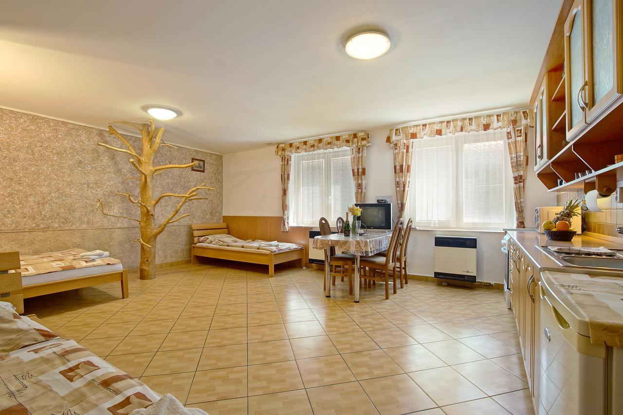 Prostějov Penzion U Parohace מראה חיצוני תמונה